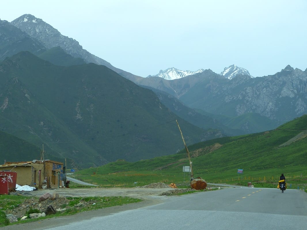 Qinghai, high mountains, mud houses