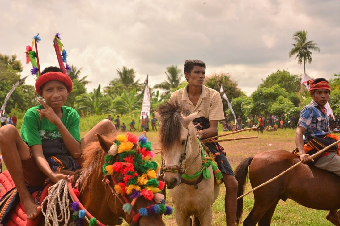 Pasola festival cavalli Sumba indonesia