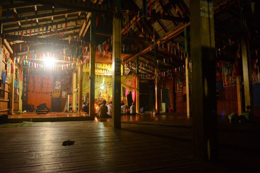 Sleeping buddhist temple cambodia