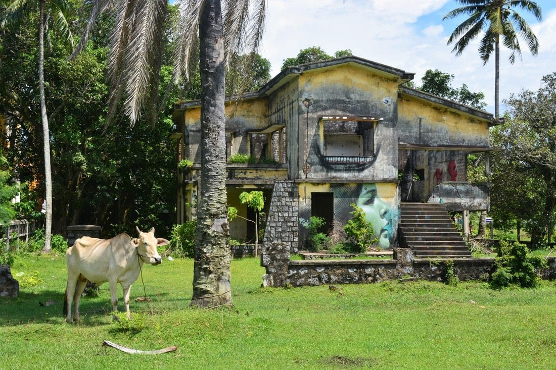 The Ghost Villas of Kep - Architecture Lost in Time 17