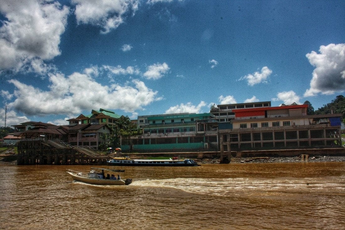 Public boat Belaga - Kapit - Sibu low coast cruise rajang river 