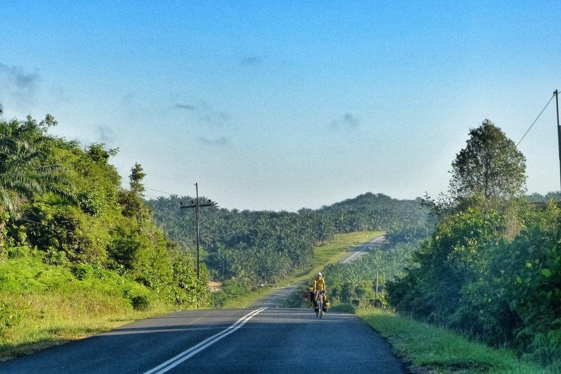 backpacking borneo