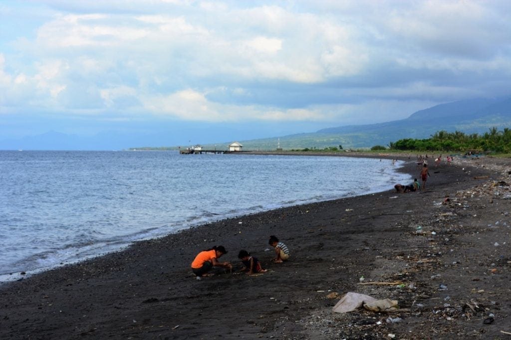 maumere beach snorkel