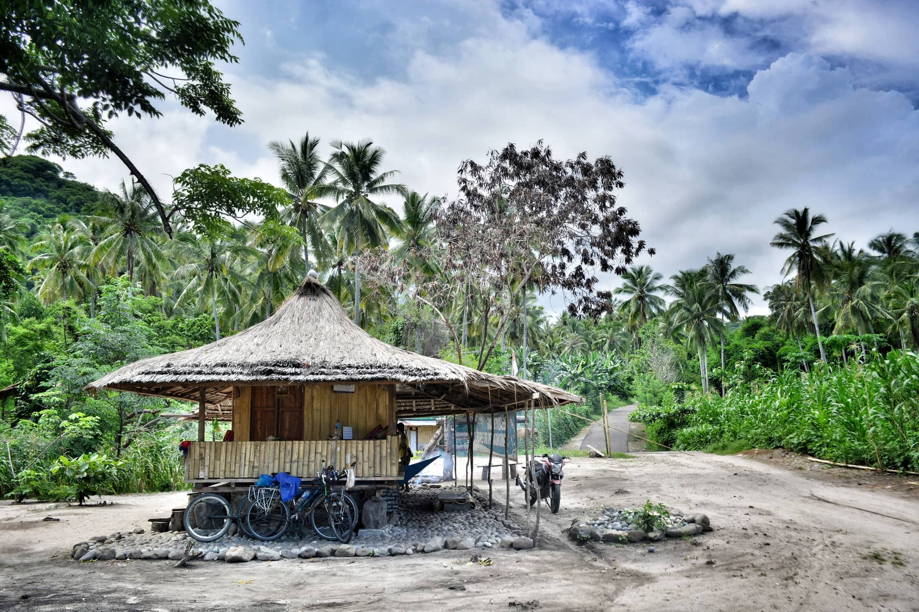 cycle touring flores koka beach