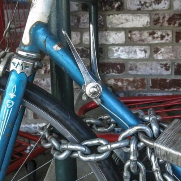 how to lock your bike