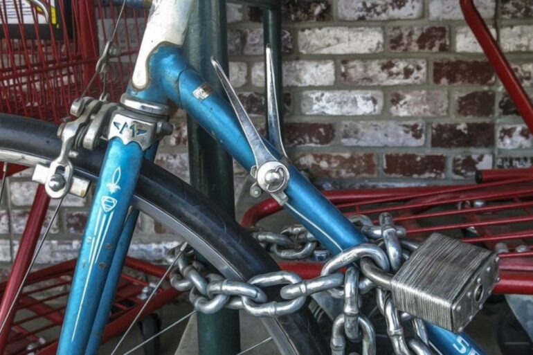 how to lock your bike