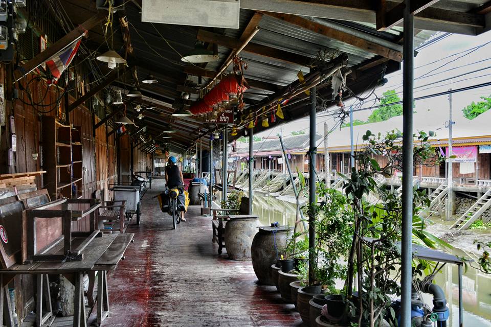 Cycling bangkok Amphawa Floating Market