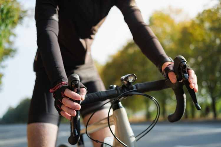 Yowanted Carbon Fiber Road Bike Sports Bike Handlebar Tapes with Bar Plugs 