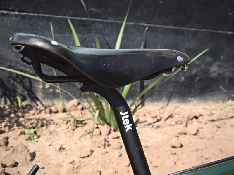 Cycle store touring saddle