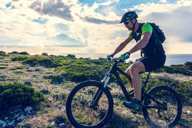 MTB for Big Guys - 9 Best Mountain Bikes for Heavy Riders & Tall Men 14