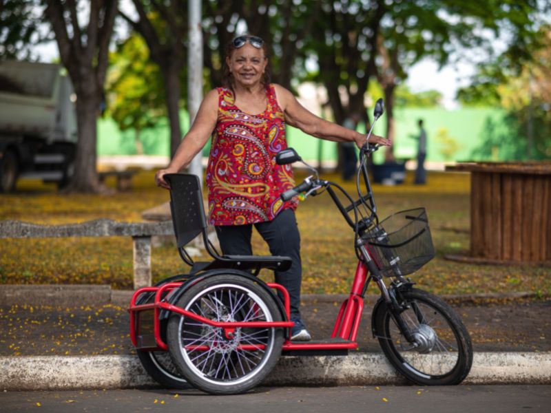 Tricycle for heavy clearance adults