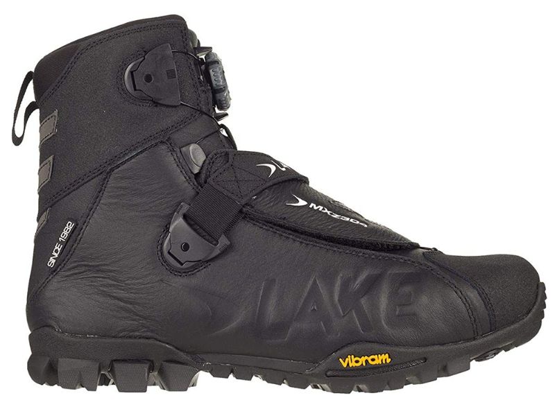 14 Best Shoes for Cycle Touring & Bikepacking: SPD VS Flat 15
