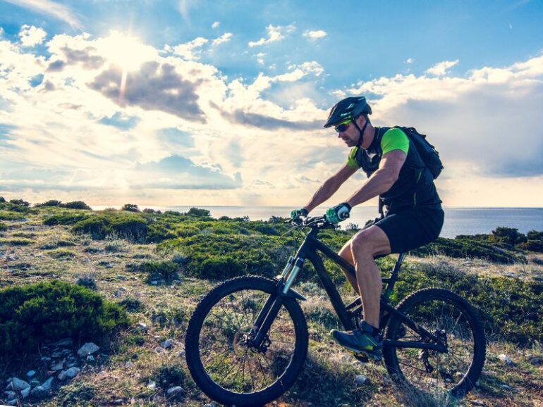 MTB for Big Guys 9 Best Mountain Bikes for Heavy Riders & Tall Men