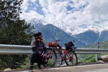 reckong peo by bicycle