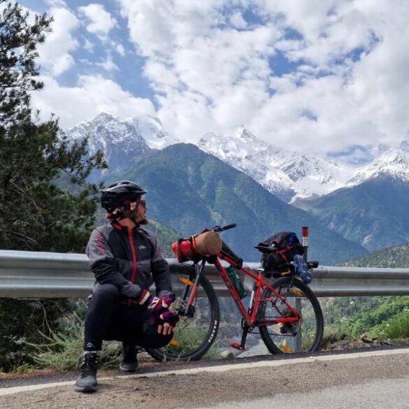 reckong peo by bicycle