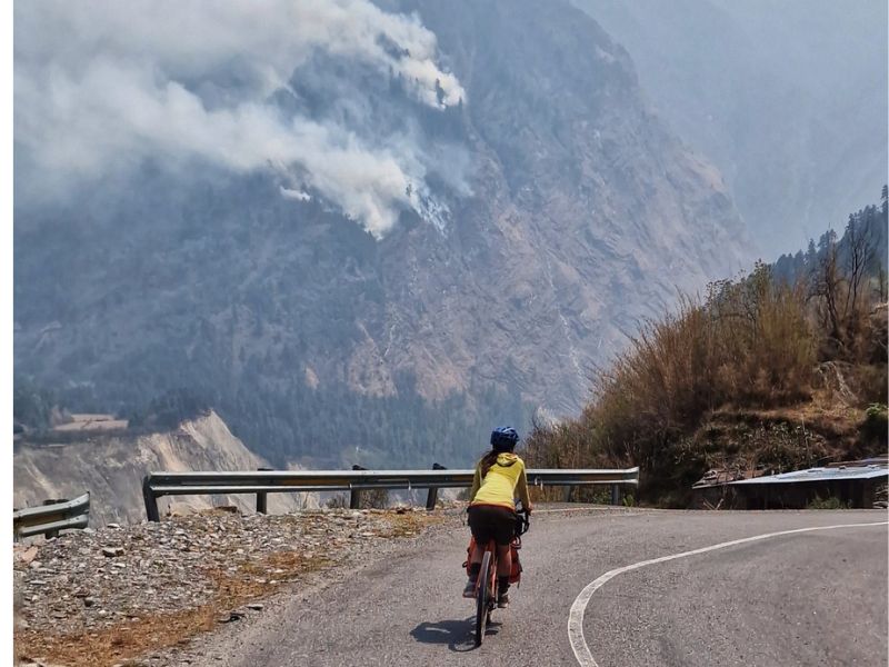 annapurna circuit by bicycle jomson to kagbeni